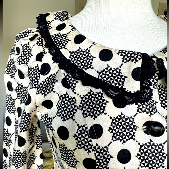 One of a kind spring coat floral cute imported ivory black lace details XS - Picture 4 of 15